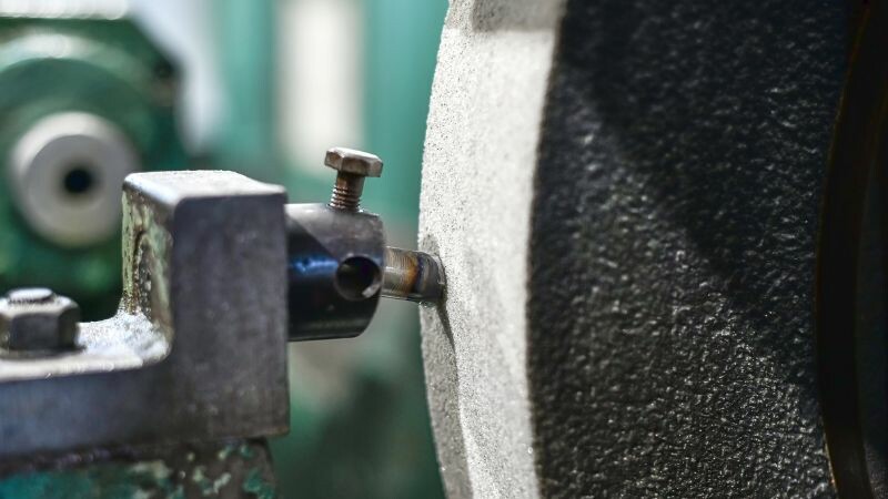 How-to-dress-a-grinding-wheel