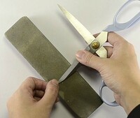 Scissors-Sharpening-scissors